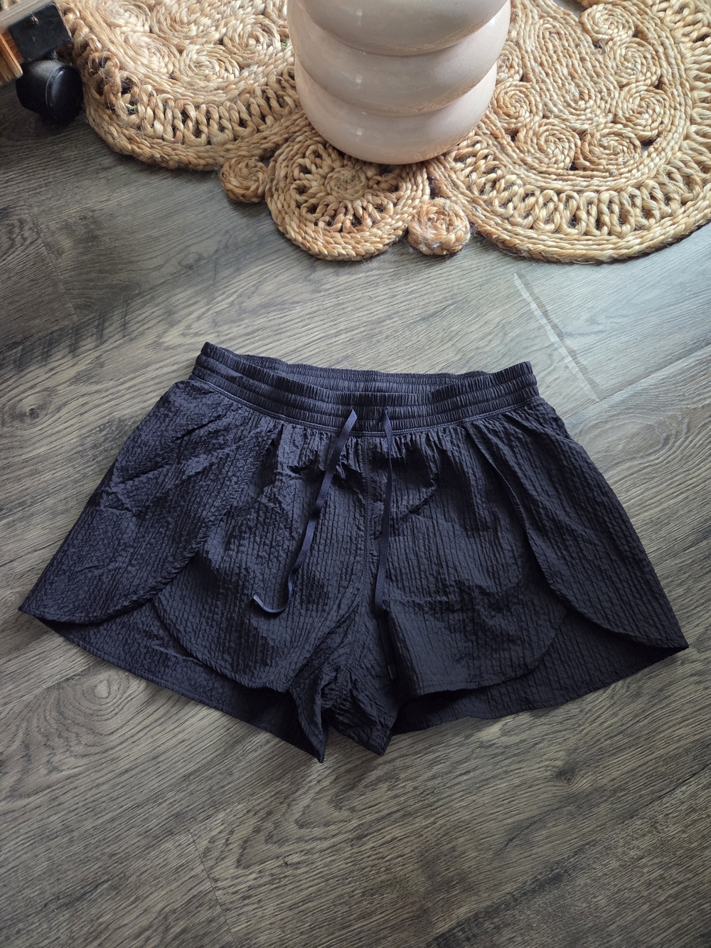 Lululemon- Negative Split Textured 2.5" Run Shorts- Black